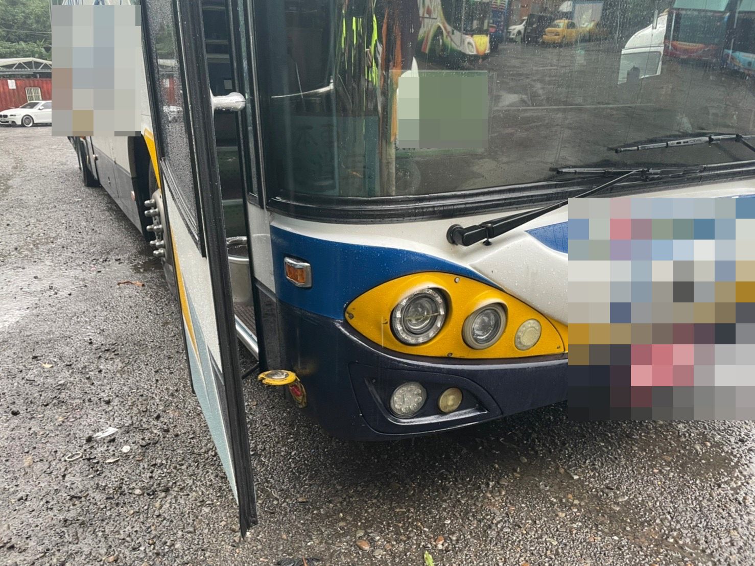 2-1遊覽車駕駛酒駕肇事還尿遁 汐止警搜捕逮人送辦