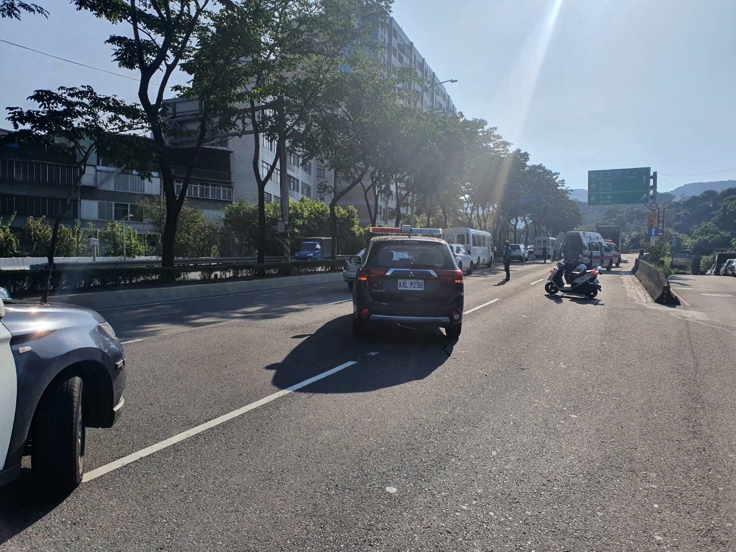 3-1大貨車與機車擦撞致騎士身亡　汐止警將貨車駕駛依過失致死罪送辦　持續調查釐清肇責中