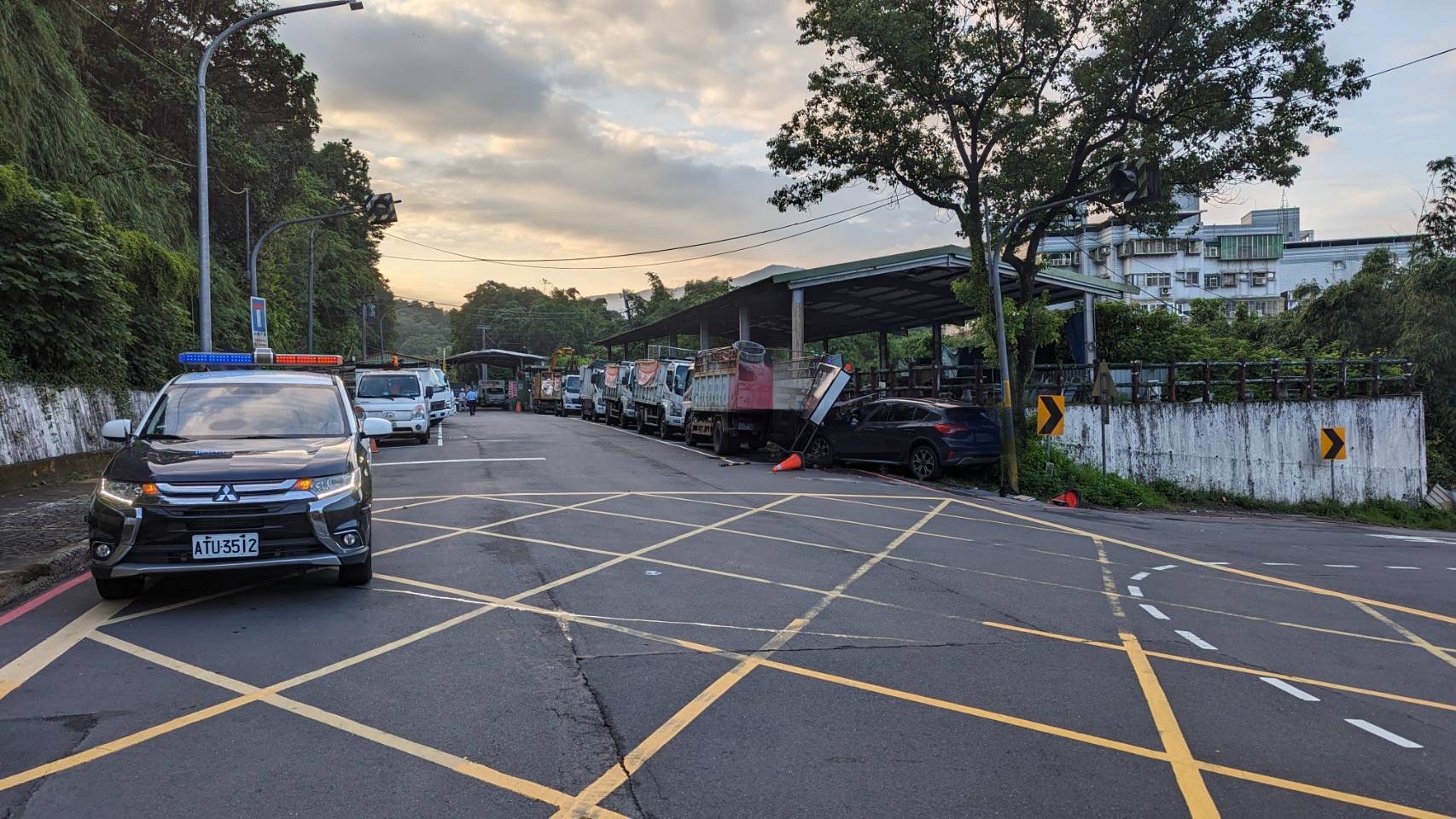 8-1男夜撞環保局資源回收車緊張肇逃 警通知到案依法開罰
