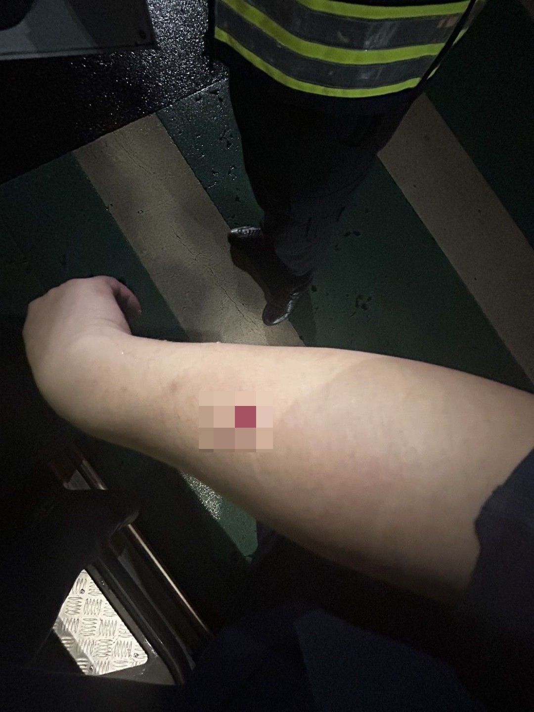 1-1酒醉男失控咬警 遭妨害公務送辦