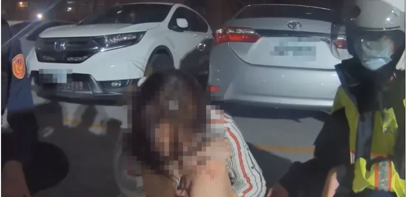 6-1女通緝犯被逮獨留1歲兒！新北警變身「奶爸」