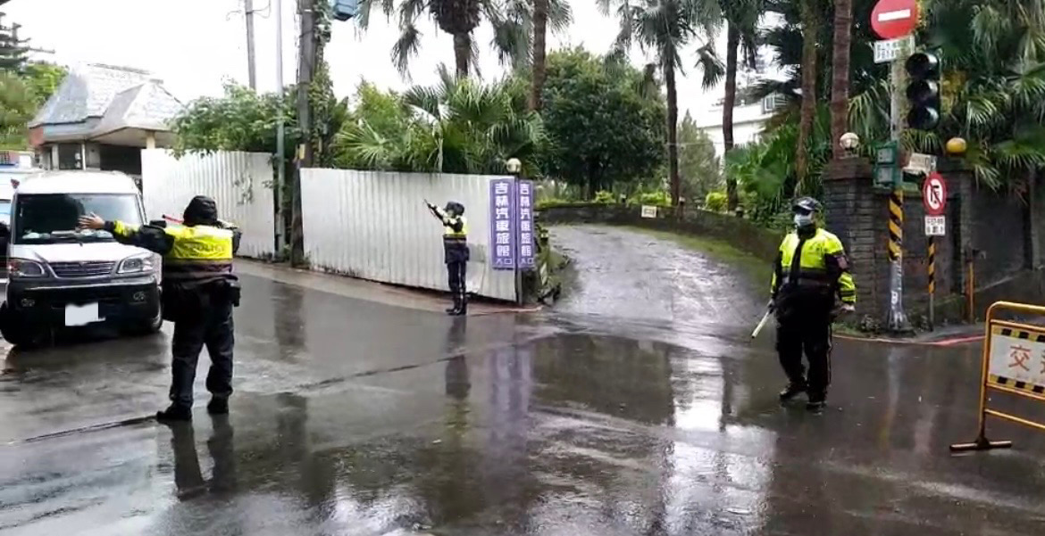 12-1颱風「凱米」來襲 北市吉林街水門封閉 汐警提醒用路人提前改道